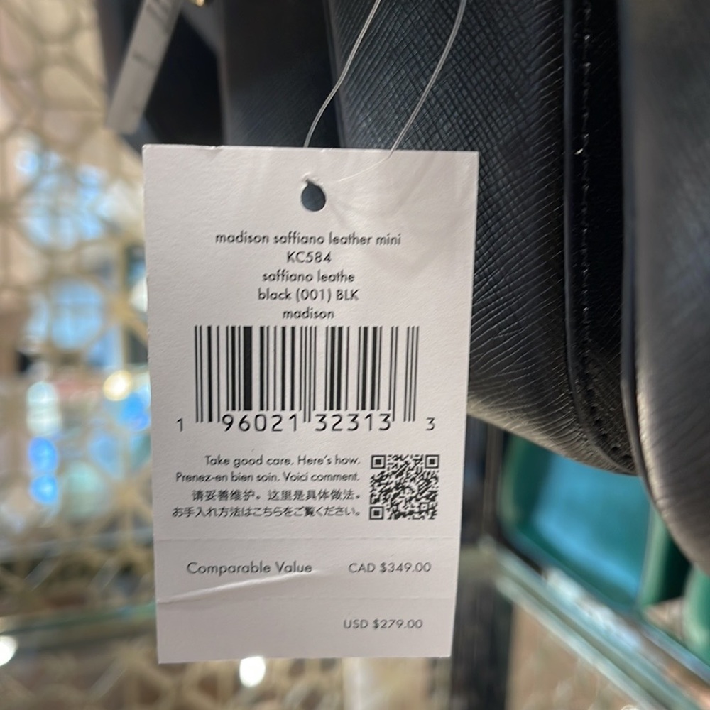 Kate Spade Madison Mini Camera Bag
COLOR:
Black 
NWT - Picture 3 of 16
